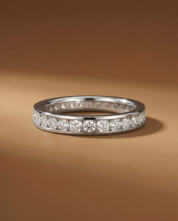 แหวนเพชรรอบนิ้ว Bianca Diamond Band ดีไซน์ฝังแบบ channel setting