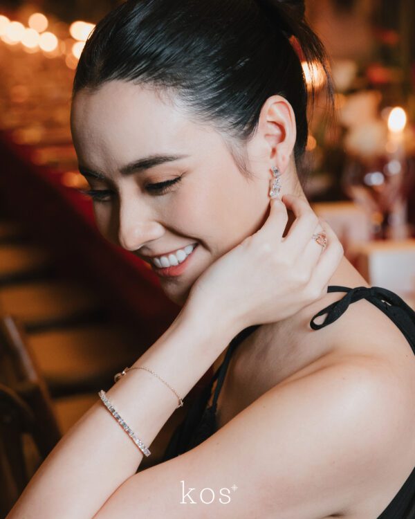 ต่างหู The Two-way Elegant Emerald Earrings