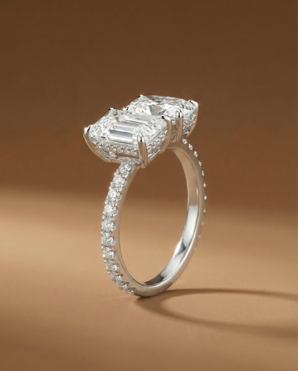 แหวนเพชร-Toi-et-Moi-Emerald-Cushion-Cut