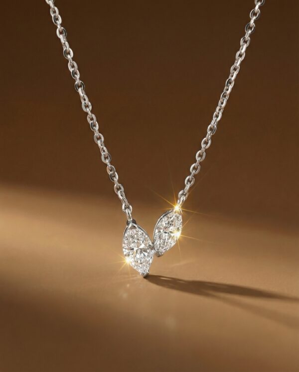 สร้อยจี้เพชร Marquise 2 เม็ดวางคู่กัน