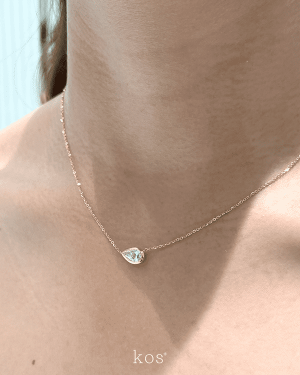 สร้อยเพชรแท้เม็ดเดี่ยว Pear Cut Solitaire ฝังหุ้ม Bezel Setting ตัวเรือนทอง