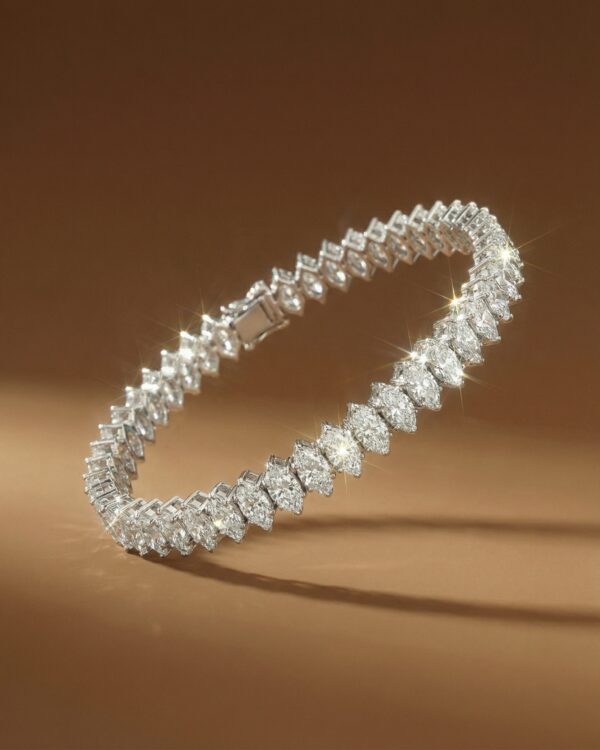 สร้อยข้อมือเพชร Marquise Diamond Bracelet ดีไซน์สวยหรู